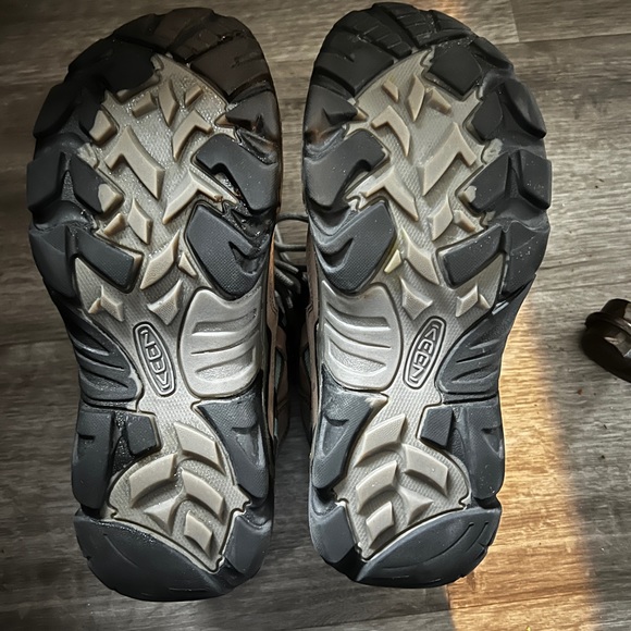 Keen
Durand II Mid Waterproof Hiking Boots - Women's - Size 7 - Picture 9 of 9